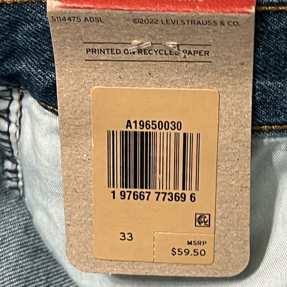 Levi's Women's Blue Denim High Waisted Mom Shorts - Picture 7 of 12